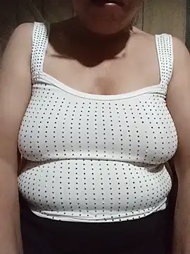 Snapshot of Agnes-baby chatting on June 3, 2026, 10:37 pm Agnes-baby online show from June 3, 2026, 10:37 pm