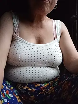 Snapshot of Agnes-baby chatting on June 4, 2026, 11:16 am Agnes-baby online show from June 4, 2026, 11:16 am