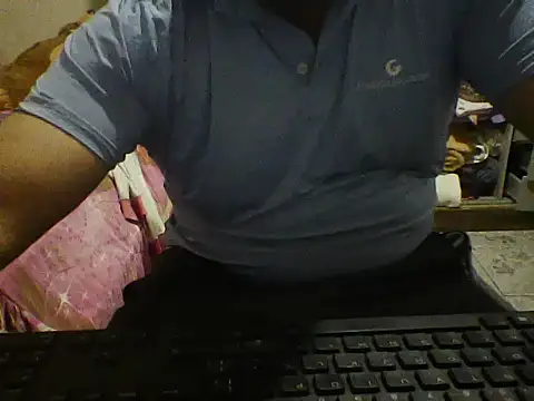 Twoo18 online show from January 17, 2026, 12:21 pm