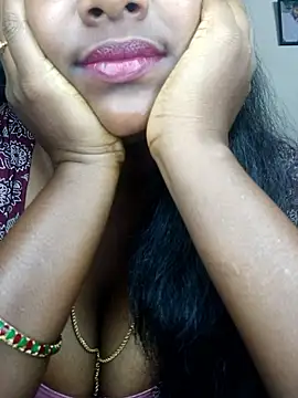 Milky Julia online show from March 19, 2026, 12:09 pm