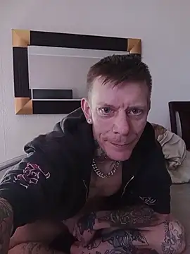 Der Schoene Penis online show from April 22, 2026, 7:44 am