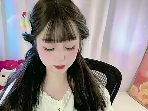 Snapshot of CLaire-5 chatting on February 2, 2026, 12:15 pm CLaire-5 online show from February 2, 2026, 12:15 pm