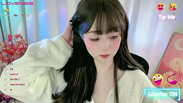 Snapshot of CLaire-5 chatting on February 18, 2026, 7:04 am CLaire-5 online show from February 18, 2026, 7:04 am