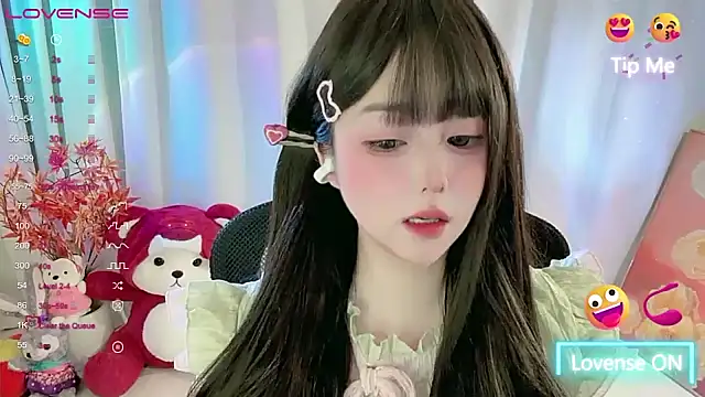 Snapshot of CLaire-5 chatting on February 25, 2026, 1:54 pm CLaire-5 online show from February 25, 2026, 1:54 pm