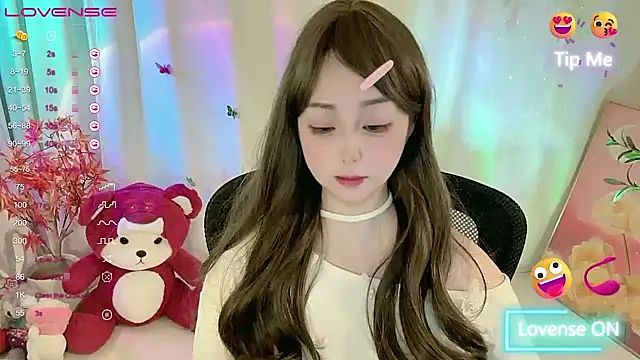 Snapshot of CLaire-5 chatting on March 27, 2026, 8:26 am CLaire-5 online show from March 27, 2026, 8:26 am