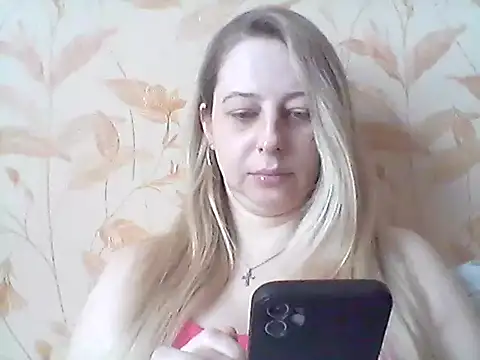 Miralisse online show from March 13, 2026, 9:16 am