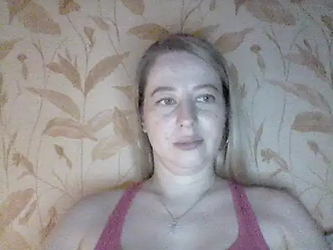 Miralisse online show from March 15, 2026, 9:32 pm