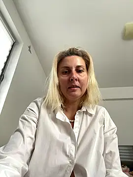 Amelia9798 online show from January 18, 2026, 8:51 am