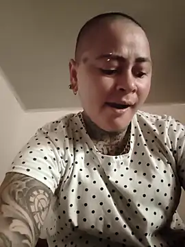 Carolain2026 online show from April 8, 2026, 7:58 pm