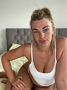 Snapshot of Scarlett_the_girlnextdoor chatting on June 12, 2026, 12:15 pm Scarlett the girlnextdoor online show from June 12, 2026, 12:15 pm