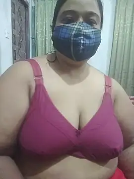 Snapshot of momo_loves chatting on June 28, 2026, 6:14 pm momo loves online show from June 28, 2026, 6:14 pm