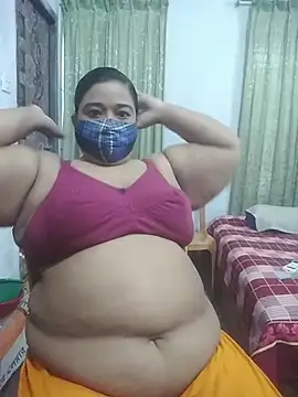 Snapshot of momo_loves chatting on July 31, 2026, 4:01 am momo loves online show from July 31, 2026, 4:01 am