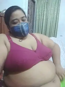 Snapshot of momo_loves chatting on August 2, 2026, 4:27 pm momo loves online show from August 2, 2026, 4:27 pm