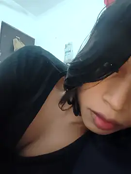 queenofheart02 online show from January 9, 2026, 5:43 am