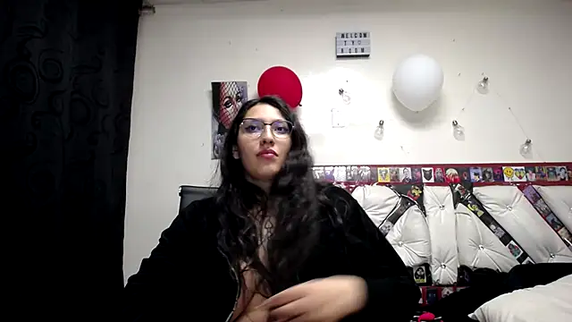 abril onnel online show from March 5, 2025, 12:38 am