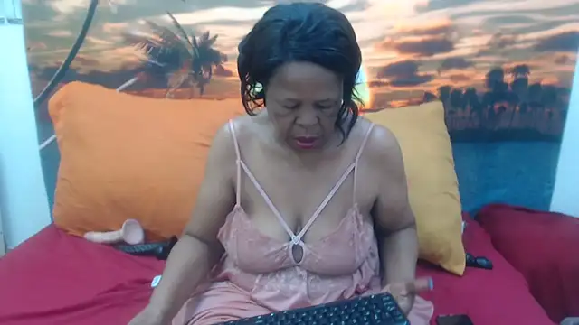 SEXY MATURExx online show from April 23, 2026, 11:20 am