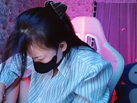 -Tamy- online show from April 30, 2026, 5:19 pm