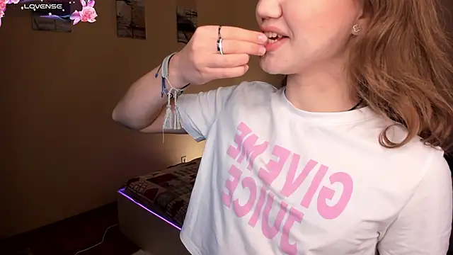 SweetNova  online show from January 9, 2026, 12:08 pm