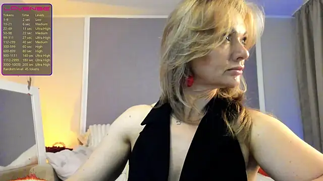 Snapshot of Monika-peach chatting on June 2, 2026, 9:50 pm Monika-peach online show from June 2, 2026, 9:50 pm
