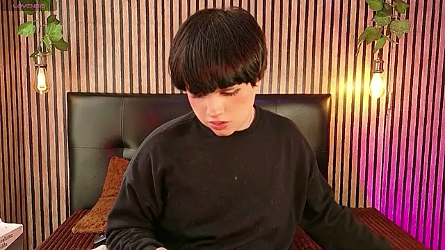 Hiddenhotcake online show from April 23, 2026, 7:05 pm