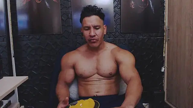 Snapshot of viktor_herrera chatting on May 17, 2026, 2:13 pm viktor herrera online show from May 17, 2026, 2:13 pm