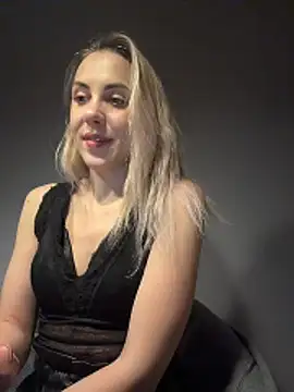 ElenaWhitmore online show from March 9, 2026, 12:14 am