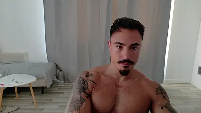 Snapshot of Master_Lukas chatting on June 25, 2026, 3:50 am Master Lukas online show from June 25, 2026, 3:50 am