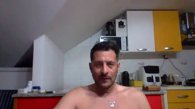 Snapshot of colosone chatting on May 3, 2026, 6:36 pm colosone online show from May 3, 2026, 6:36 pm