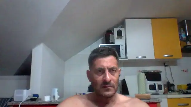 Snapshot of colosone chatting on May 26, 2026, 8:38 pm colosone online show from May 26, 2026, 8:38 pm