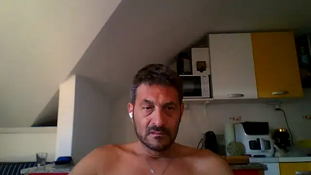 Snapshot of colosone chatting on June 16, 2026, 7:00 am colosone online show from June 16, 2026, 7:00 am