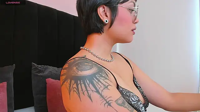 Snapshot of barbara_mmoon chatting on March 11, 2026, 4:35 pm barbara mmoon online show from March 11, 2026, 4:35 pm