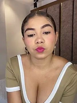Snapshot of CamilaCastillo chatting on July 29, 2026, 7:12 pm CamilaCastillo online show from July 29, 2026, 7:12 pm