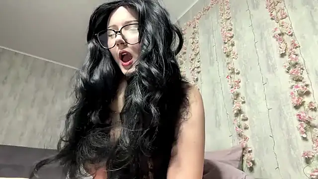 pinkfondnes online show from March 10, 2026, 10:15 pm