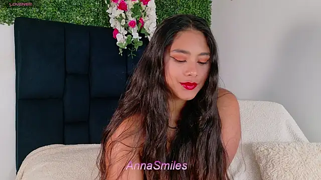 AnnaSmiles online show from June 30, 2026, 7:04 pm