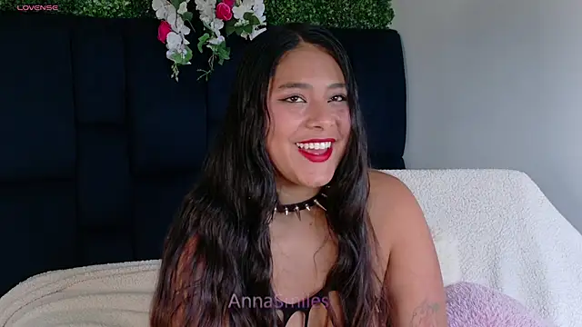 AnnaSmiles online show from July 13, 2026, 6:44 pm