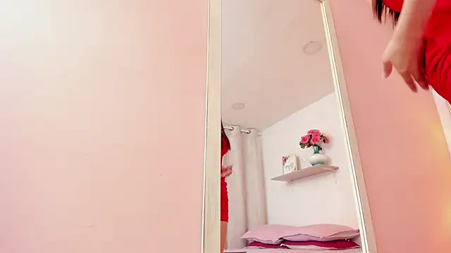 Snapshot of VictoriaGarret chatting on February 10, 2026, 12:20 pm VictoriaGarret online show from February 10, 2026, 12:20 pm