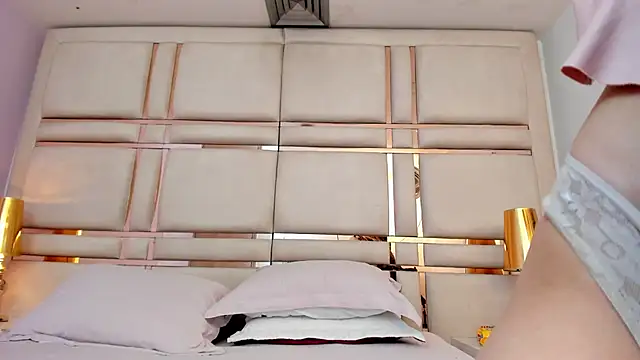 Snapshot of VictoriaGarret chatting on March 15, 2026, 1:28 pm VictoriaGarret online show from March 15, 2026, 1:28 pm