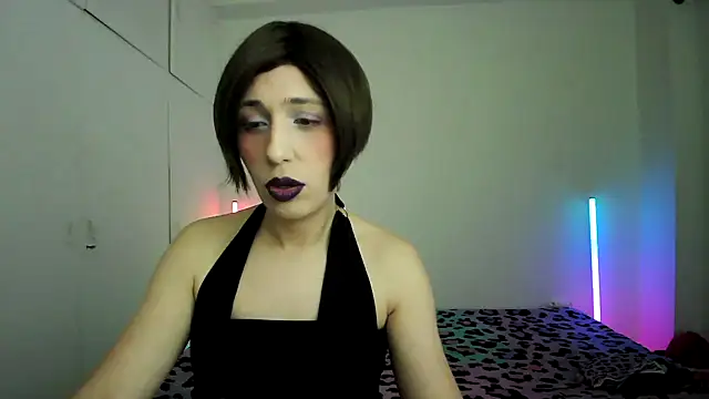 HoneyValentine online show from February 3, 2026, 11:32 pm