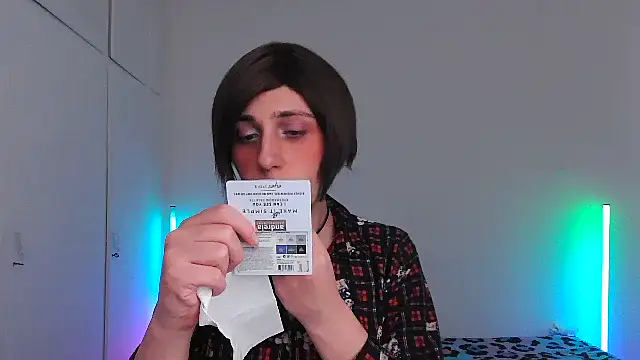 HoneyValentine online show from March 5, 2026, 8:05 pm