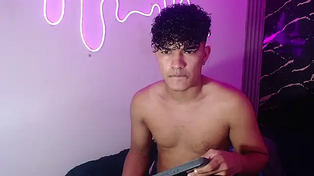 Snapshot of jamescurly00 chatting on February 15, 2026, 5:26 am jamescurly00 online show from February 15, 2026, 5:26 am