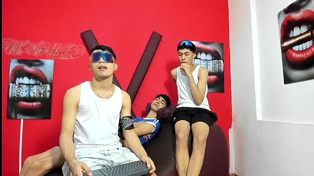 AVENGER BOYS2026 online show from April 27, 2026, 7:23 pm