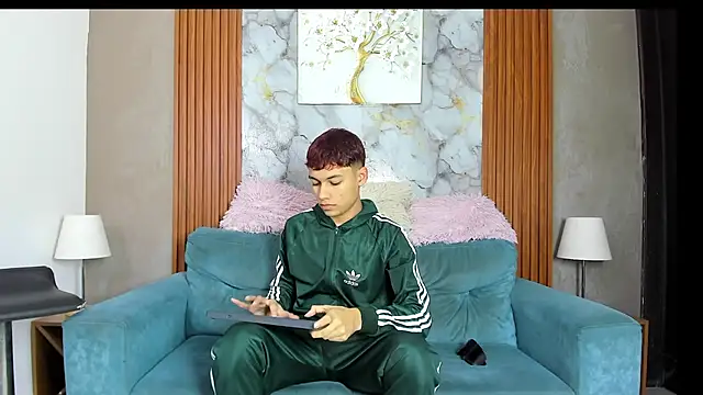 AVENGER BOYS2026 online show from June 17, 2026, 7:48 pm