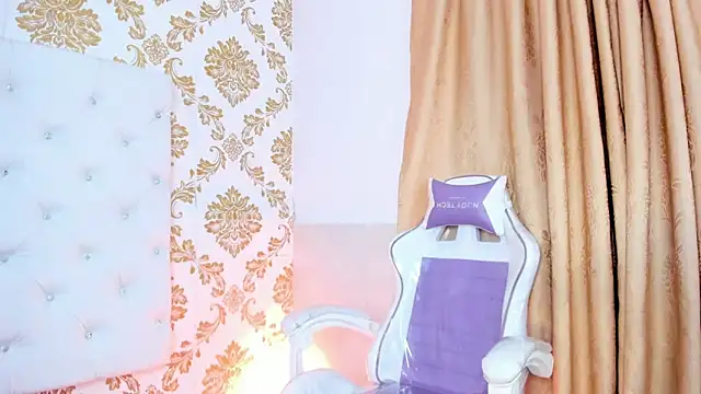 pinky  bunny online show from May 18, 2026, 4:07 am