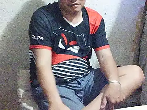 UrAsianGuy90 online show from January 14, 2026, 2:33 pm