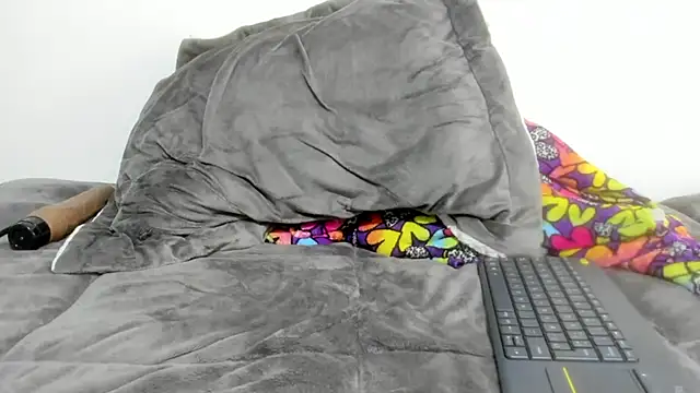 Sarah sumemers online show from March 11, 2026, 9:32 pm