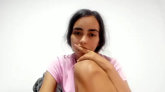 Sarah sumemers online show from April 24, 2026, 9:06 pm