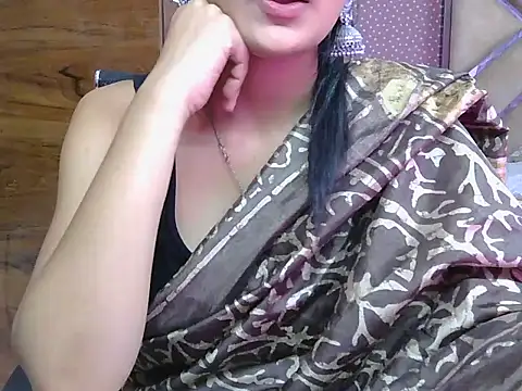 Snapshot of sweet_riyaaa chatting on May 6, 2026, 5:03 am sweet riyaaa online show from May 6, 2026, 5:03 am