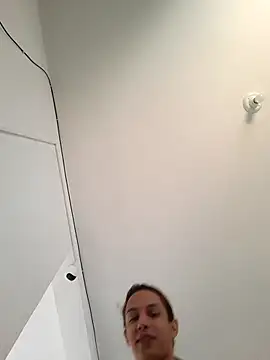 ofjuliaa online show from January 13, 2026, 5:18 pm