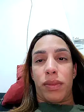 ofjuliaa online show from February 8, 2026, 2:59 am