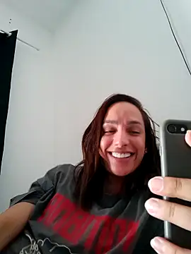 Snapshot of ofjuliaa chatting on May 3, 2026, 7:31 pm ofjuliaa online show from May 3, 2026, 7:31 pm